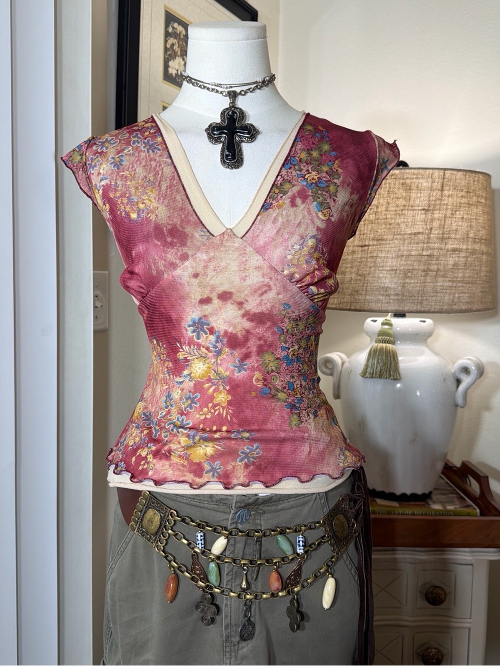 Lei Floral V-Neck Pink Paisley Top